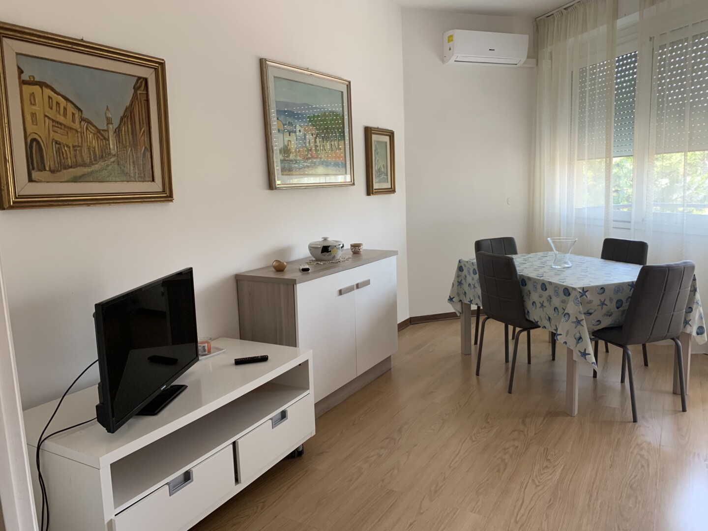 IMG_0103 Affittasi estivo Riccione centro 2 camere doppie bagno cucina