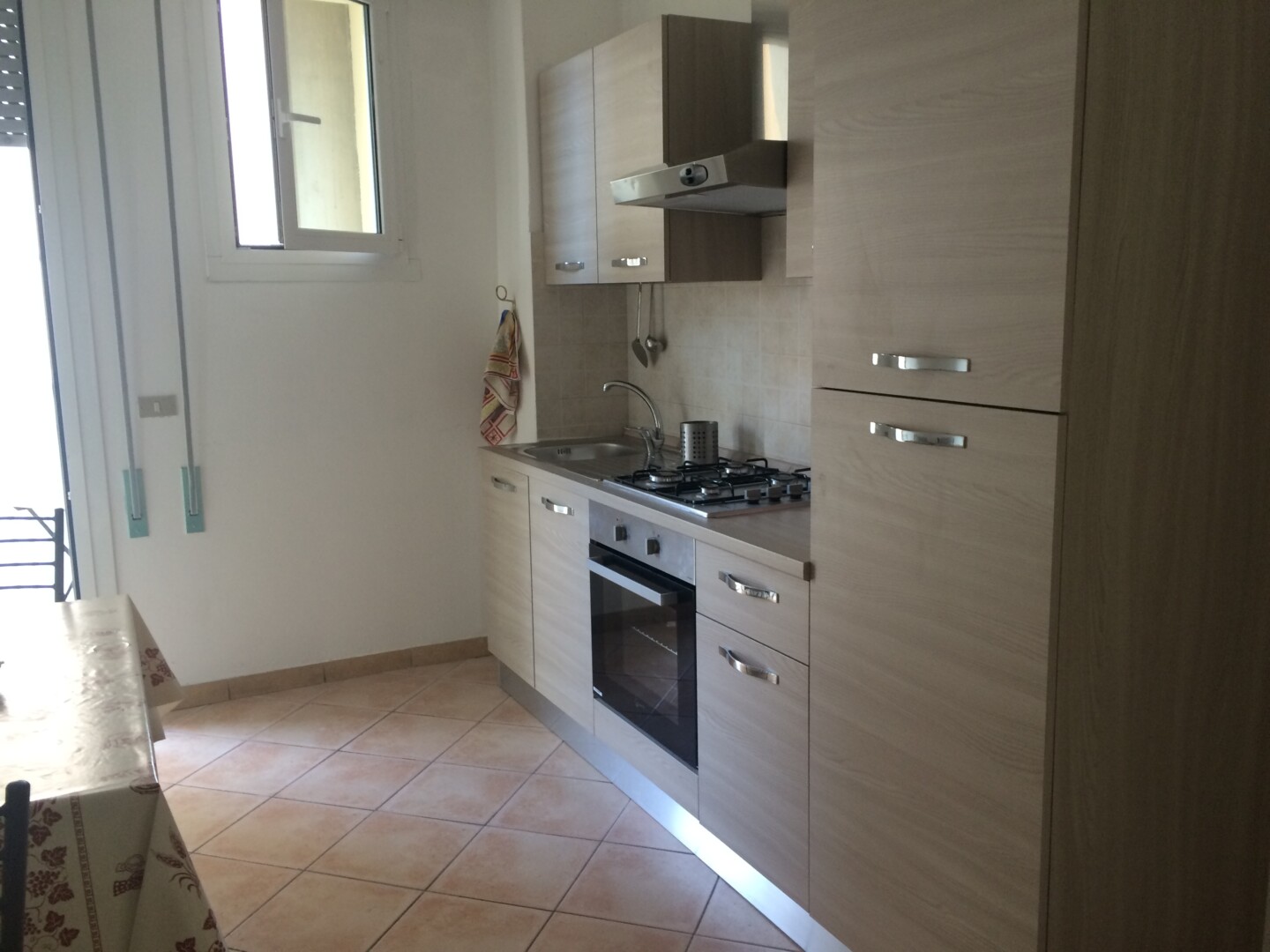 IMG_3619 Affittasi estivo Riccione centro 2 camere doppie bagno cucina