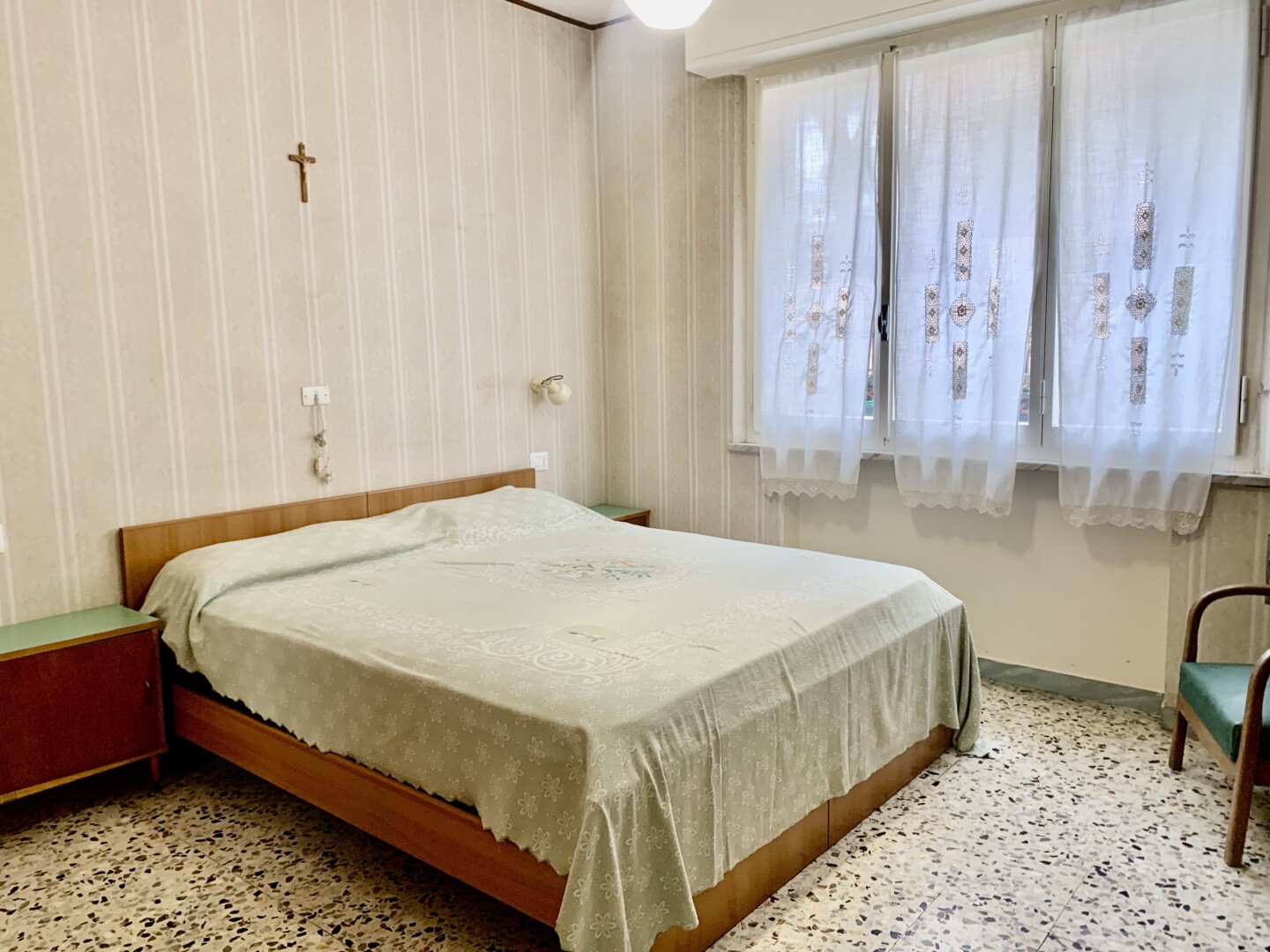 IMG_8461 Affittasi ampio appartamento 4 camere 2 bagni corte p.auto