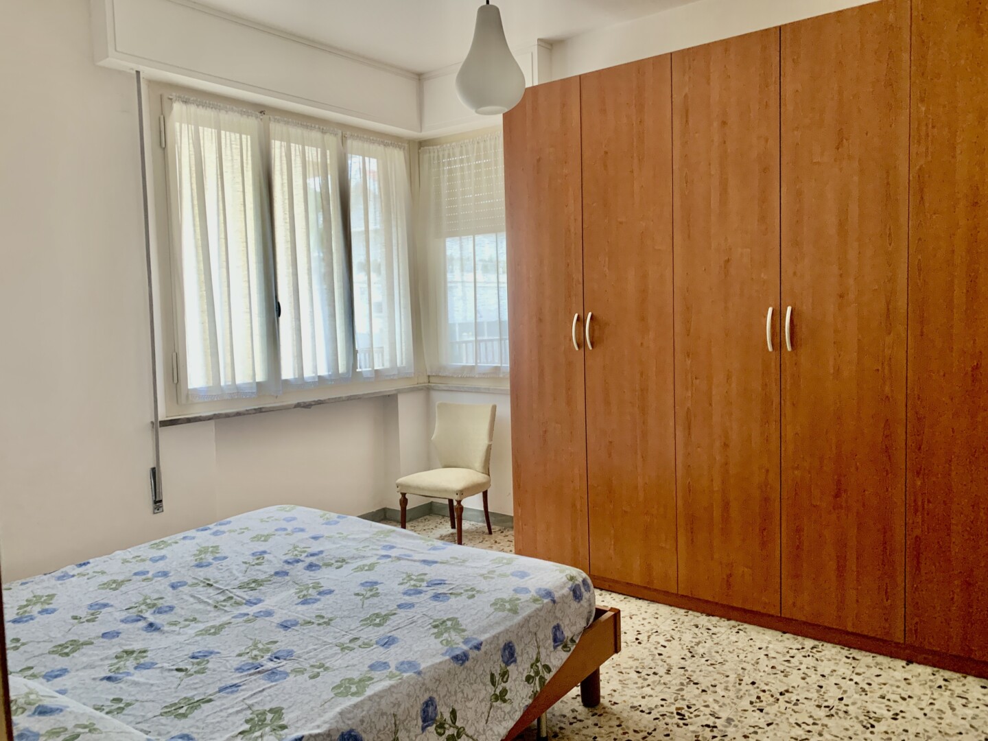IMG_8463 Affittasi ampio appartamento 4 camere 2 bagni corte p.auto