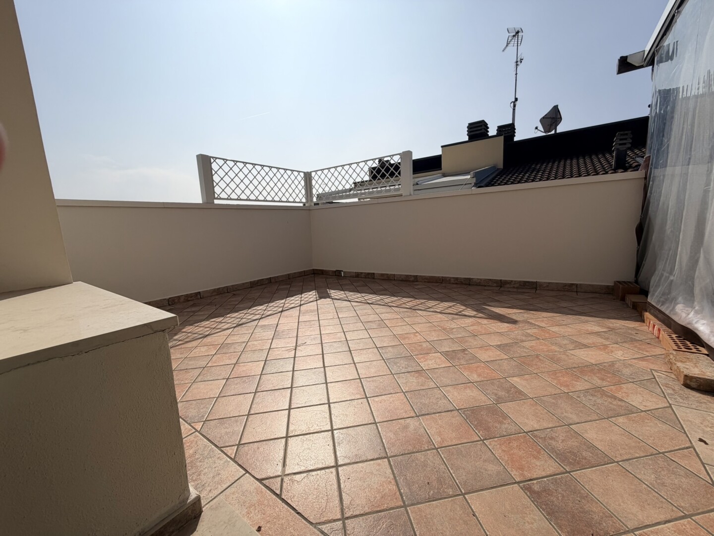 7D50A82D-A00F-4479-B0FA-B761B6417F44_1_102_a AFFITTASI Attico 1 camera bagno terrazzo p.auto