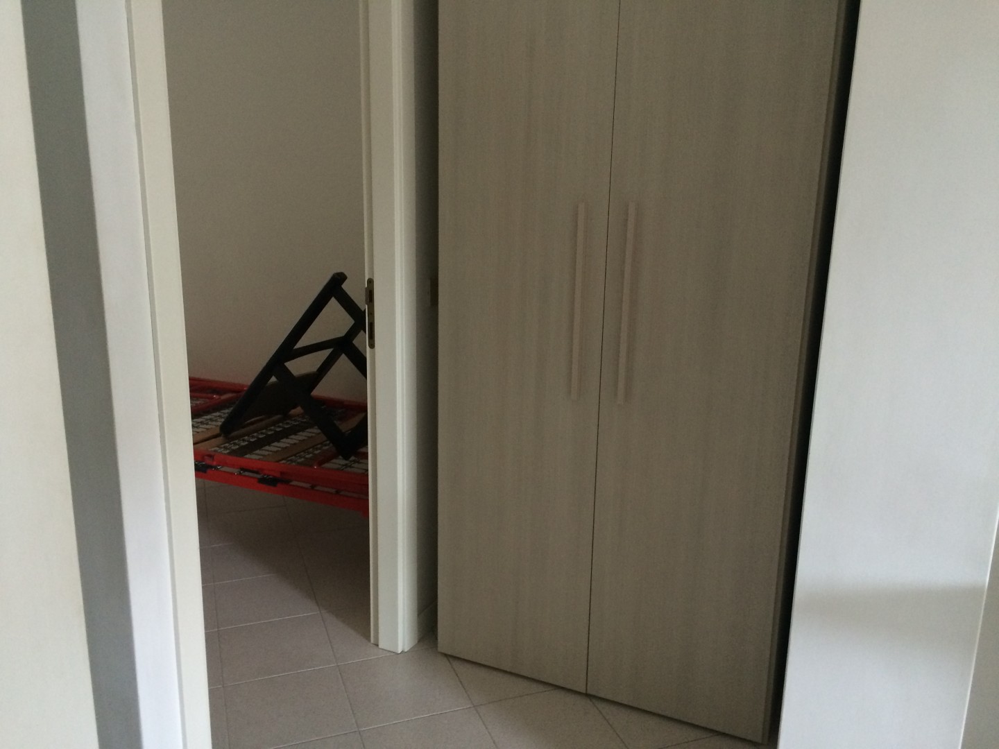 AFFITTASI Piano terra 2 camere bagno p.auto