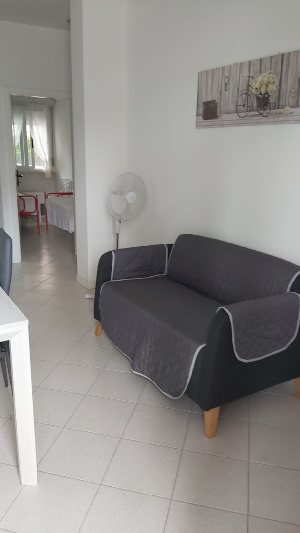 AFFITTASI Piano terra 2 camere bagno p.auto
