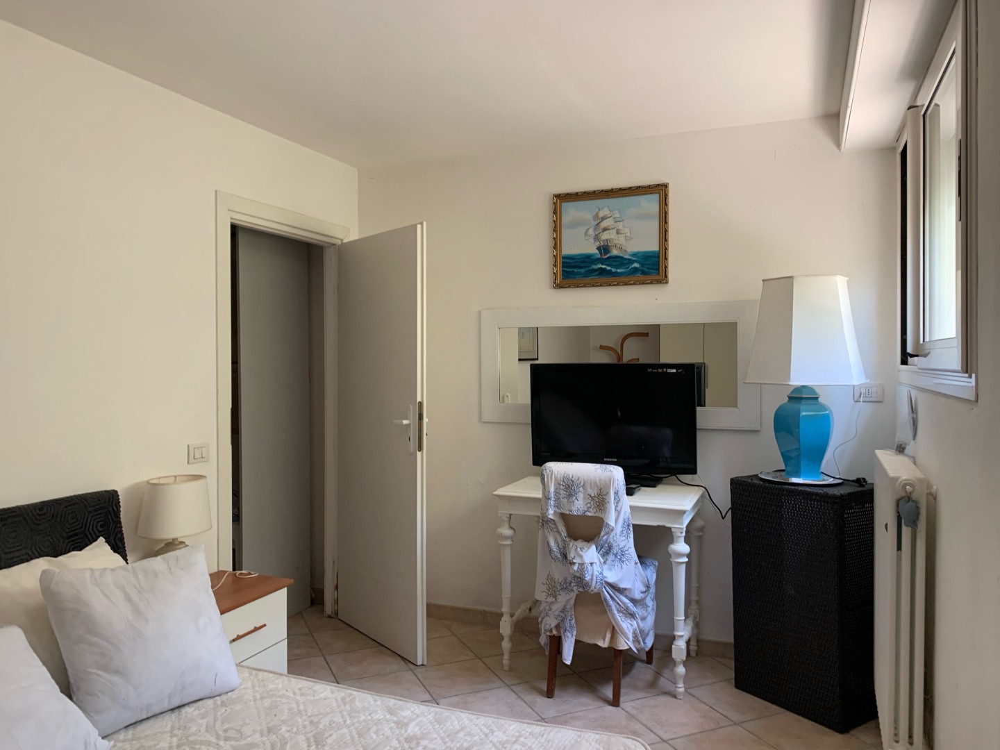 AFFITTASI ESTIVO Piano seminterrato con giardino  2 camere bagno