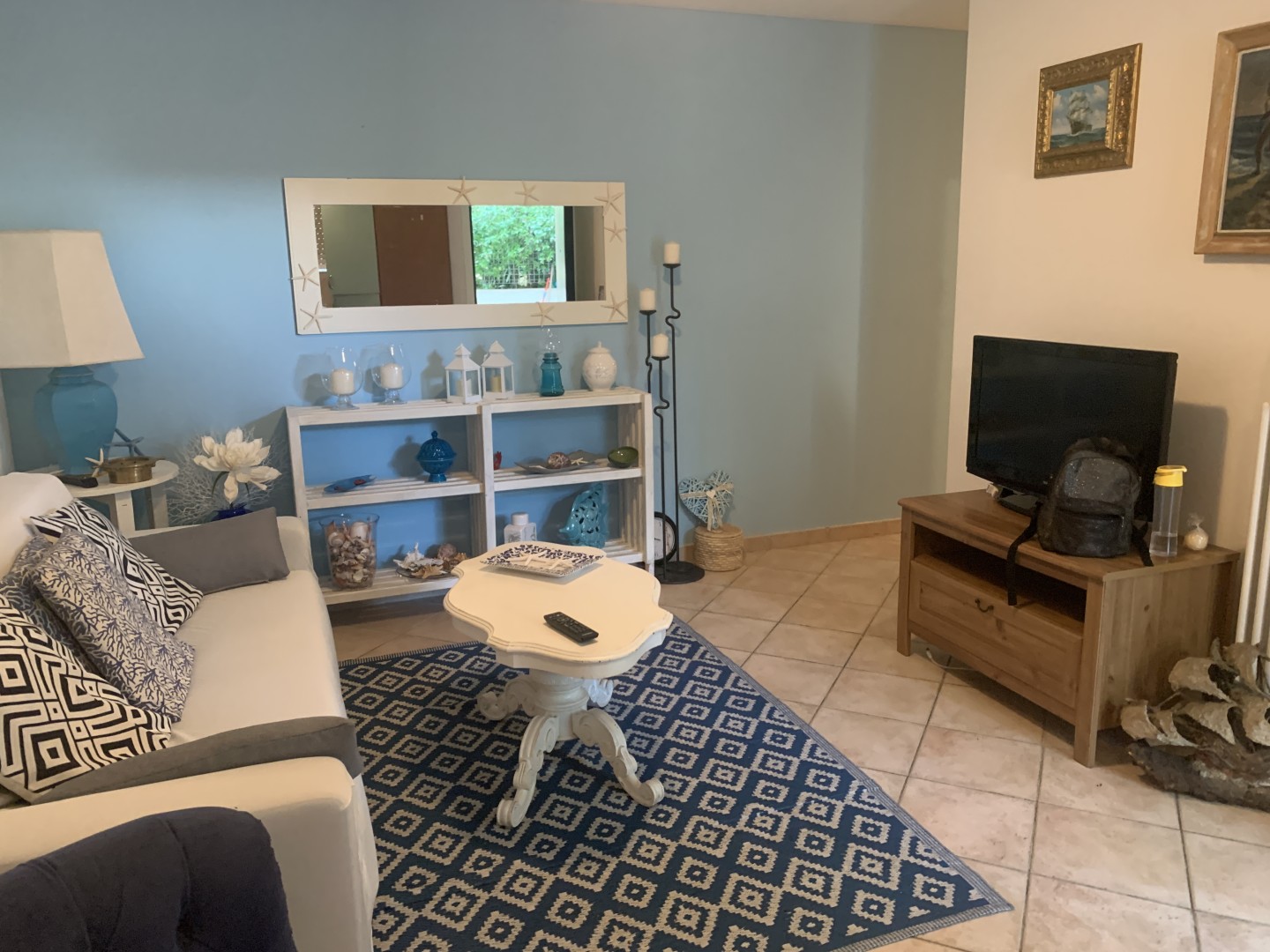 AFFITTASI ESTIVO Piano seminterrato con giardino  2 camere bagno