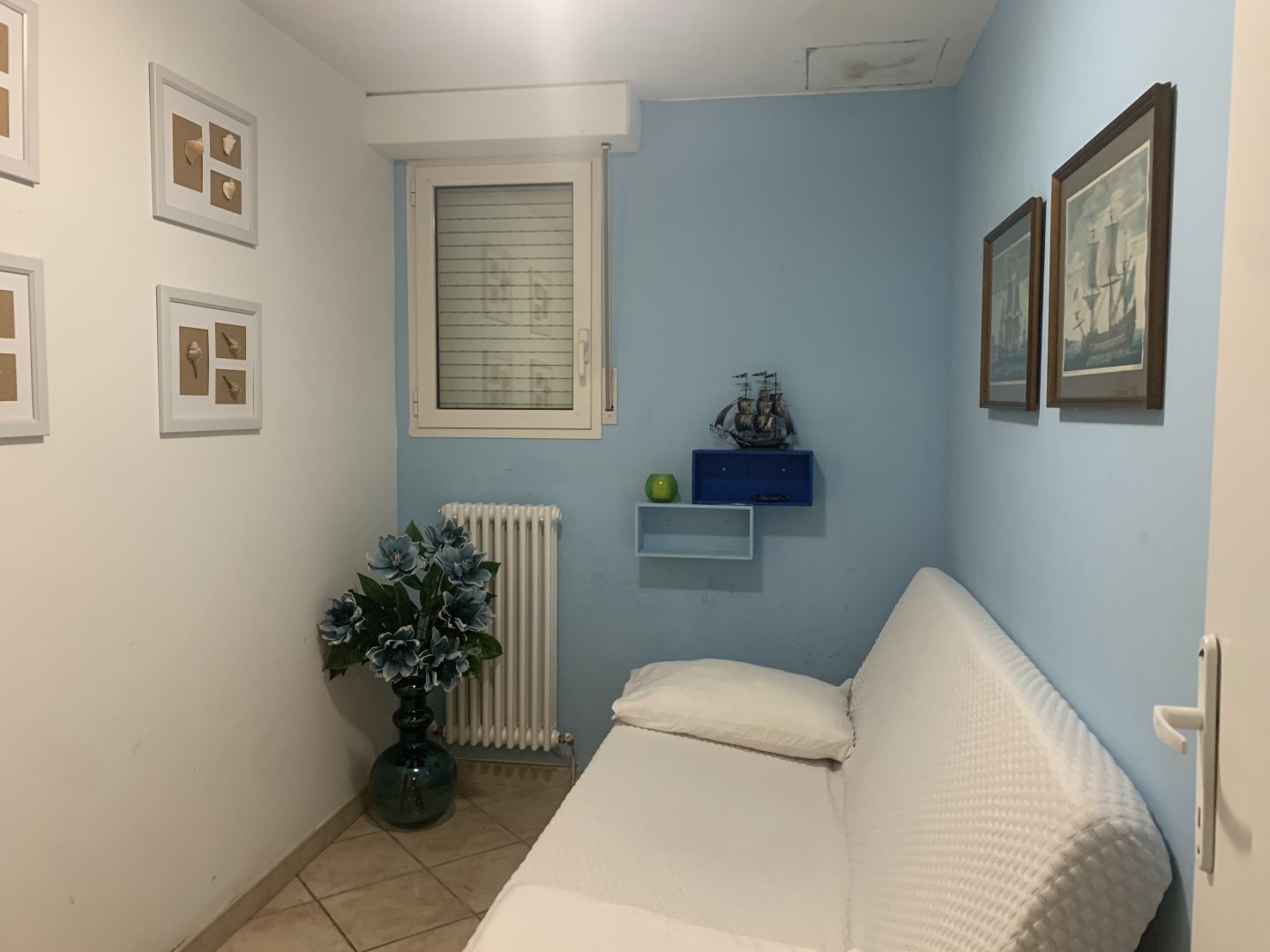 AFFITTASI ESTIVO Piano seminterrato con giardino  2 camere bagno