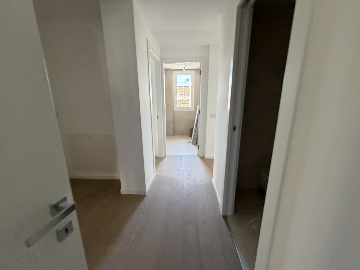 85707C6C-2AF9-4DB4-B99D-BBCC213643DD_1_102_o RICCIONE CENTRO signorile 2 camere 2 bagni sogg terrazzo garage