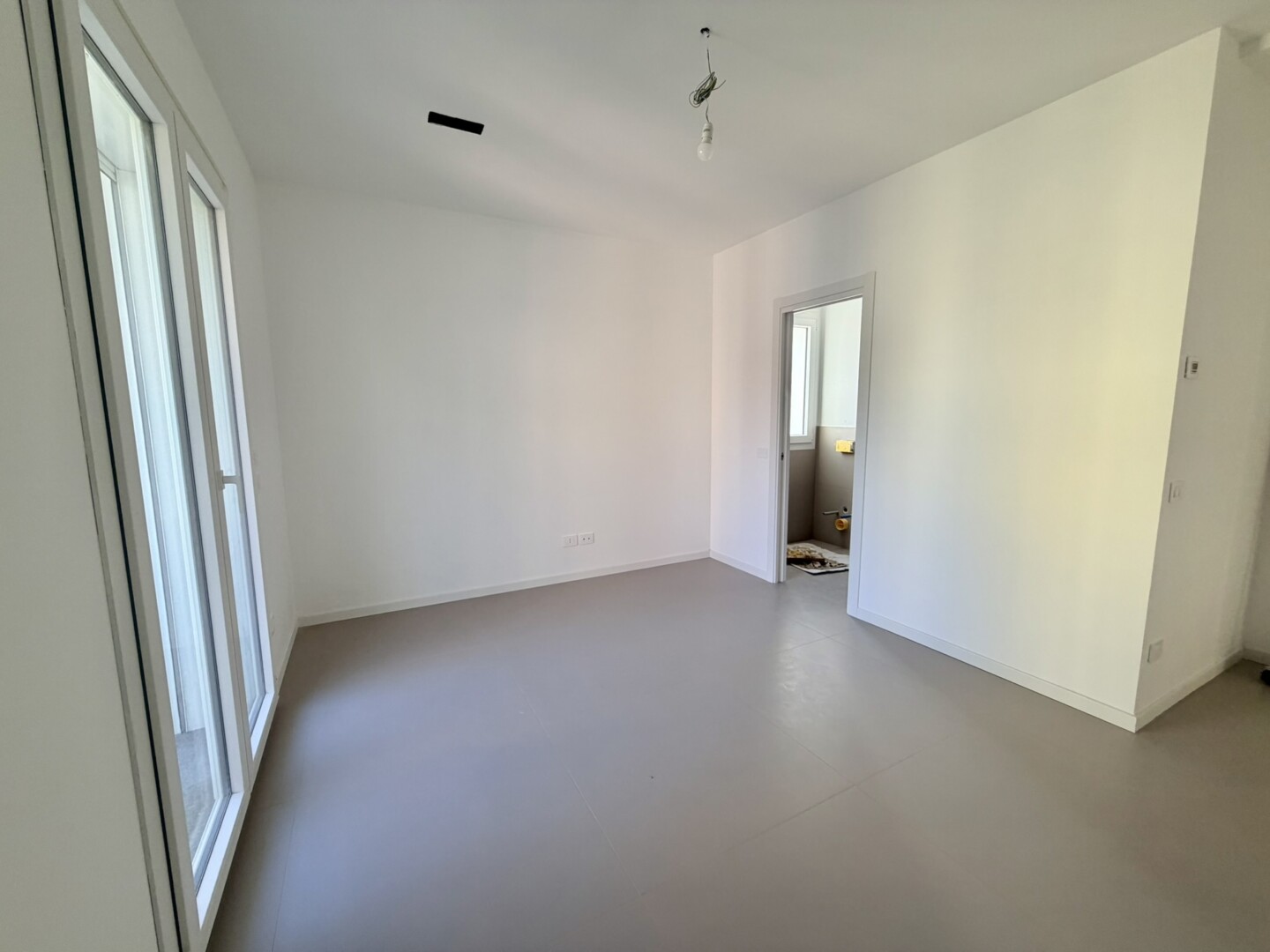 2C9BEA7B-84EE-4E31-9E2A-9236CC5BED5F_1_102_a Riccione alba mare 2 camere 2 bagni sogg-cottura balconi