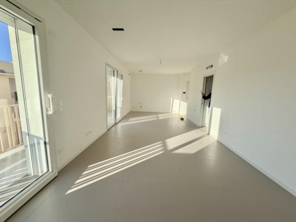 Riccione alba mare 2 camere 2 bagni sogg-cottura balconi