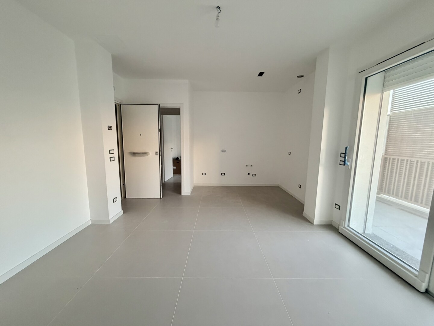 E48B8537-2C42-4E18-8533-2243350C0B5A_1_102_a Riccione alba mare 2 camere 2 bagni sogg-cottura balconi