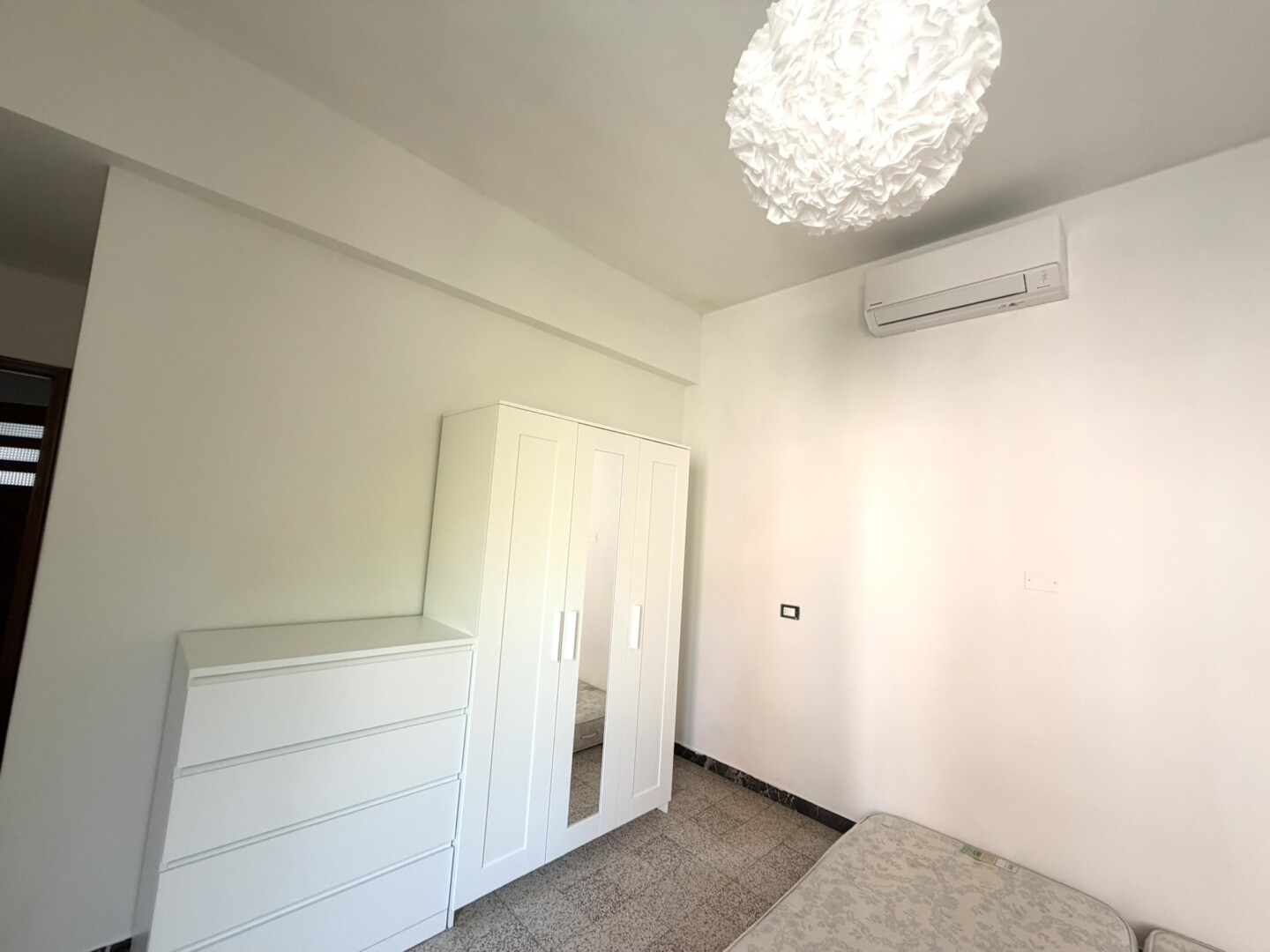 Affittasi Primo piano 3 camere doppie bagno sogg-cottura lavanderia terrazzo