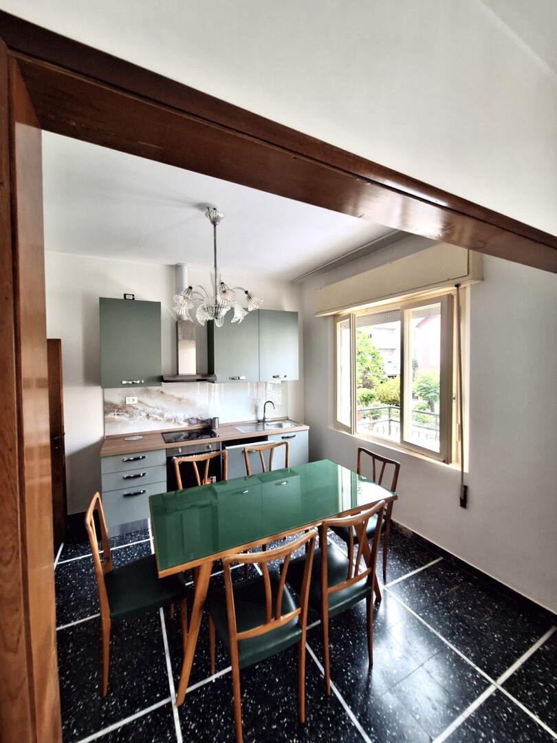 Affittasi Primo piano 3 camere doppie bagno sogg-cottura lavanderia terrazzo