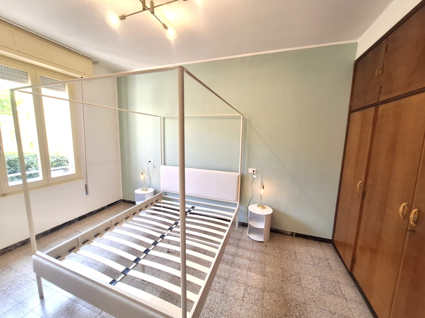 Affittasi Primo piano 3 camere doppie bagno sogg-cottura lavanderia terrazzo