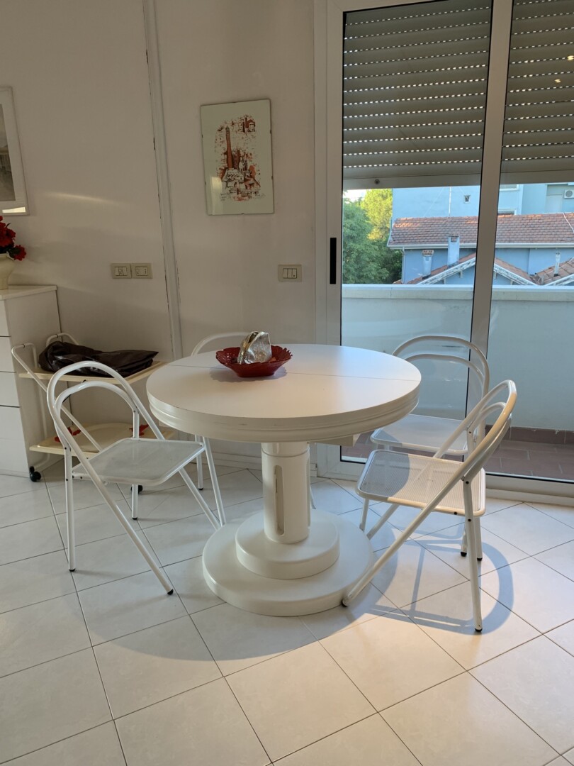 Riccione Abissinia  bilocale con terrazzo garage ( 5 posti letto )