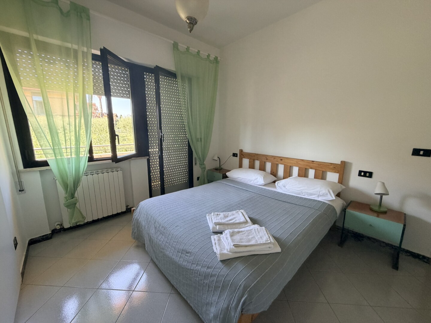 Misano adriatico 2 camere 2 bagni sala cucina a vista balconi