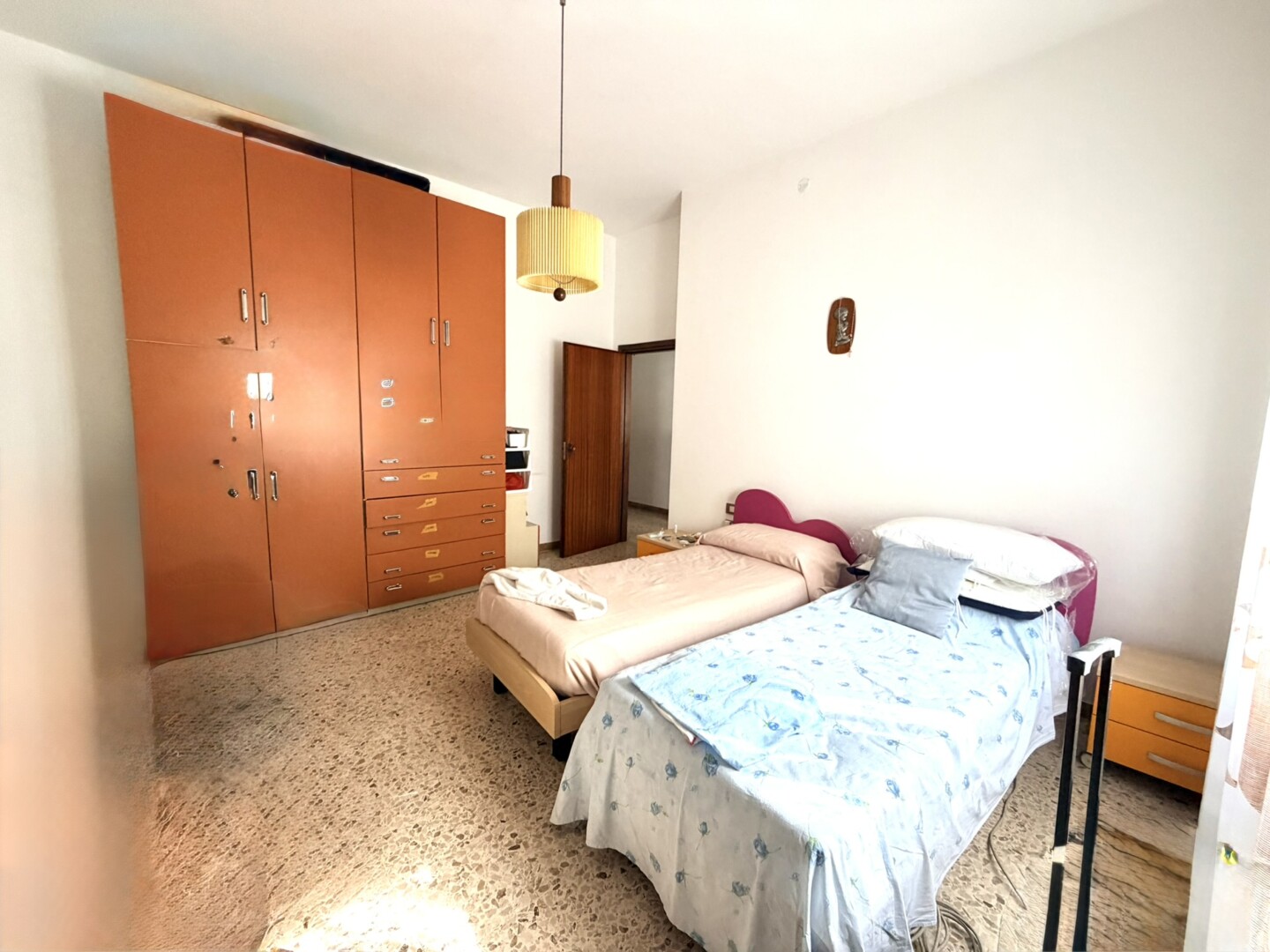 7A73EB43-D3CA-4F1E-8A2B-4AF3262C5F6B_1_102_a Rimini ampio appartamento sala cucina 2 camere bagno balcone garage