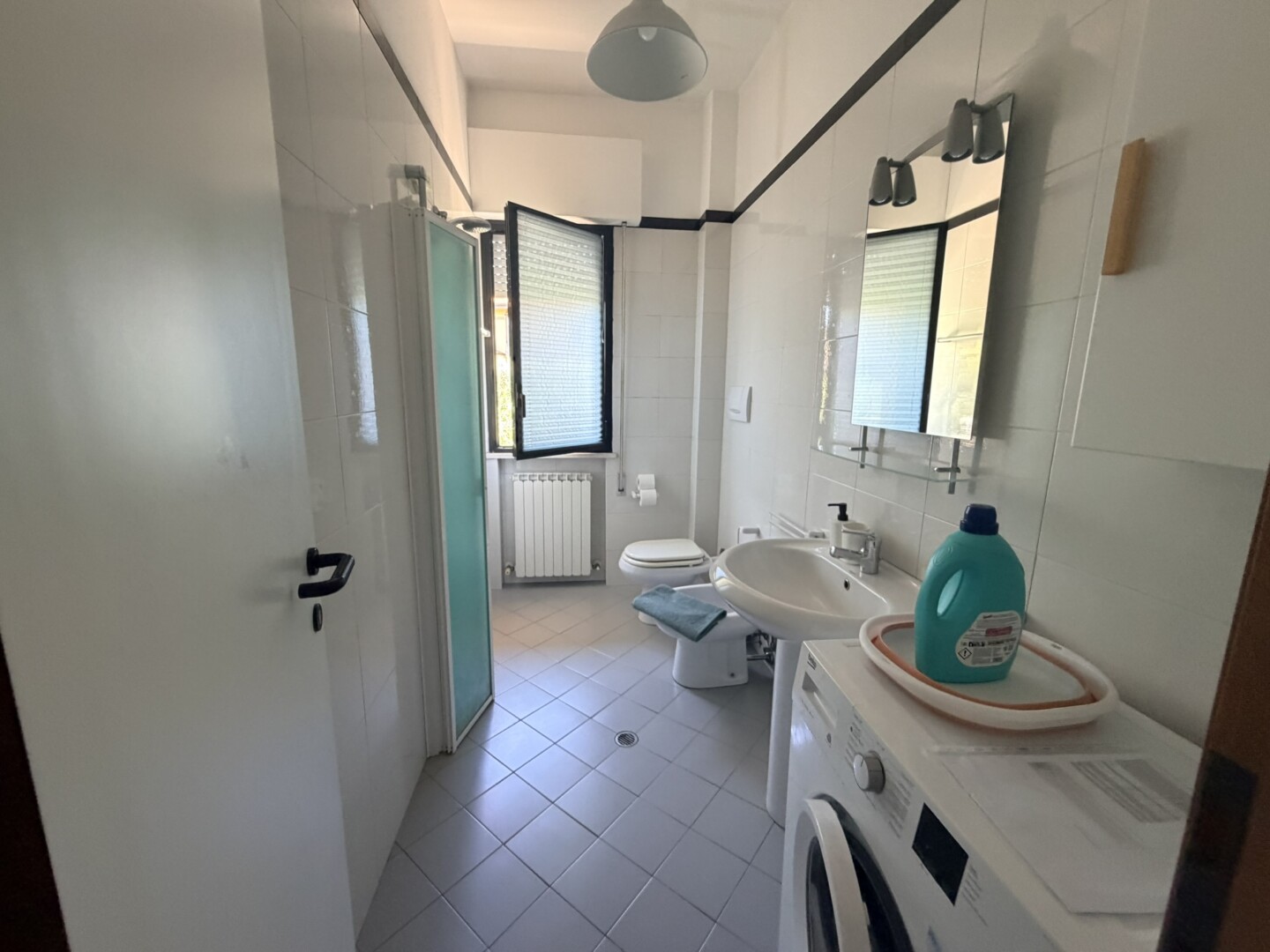 Misano adriatico 2 camere 2 bagni sala cucina a vista balconi