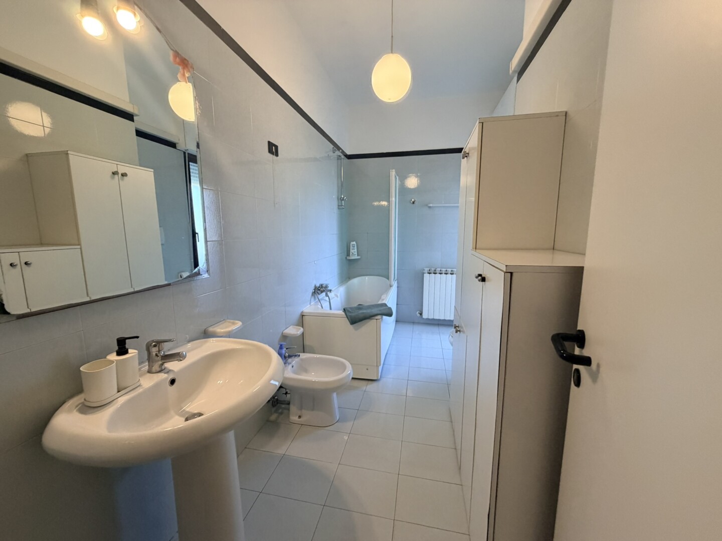 Misano adriatico 2 camere 2 bagni sala cucina a vista balconi